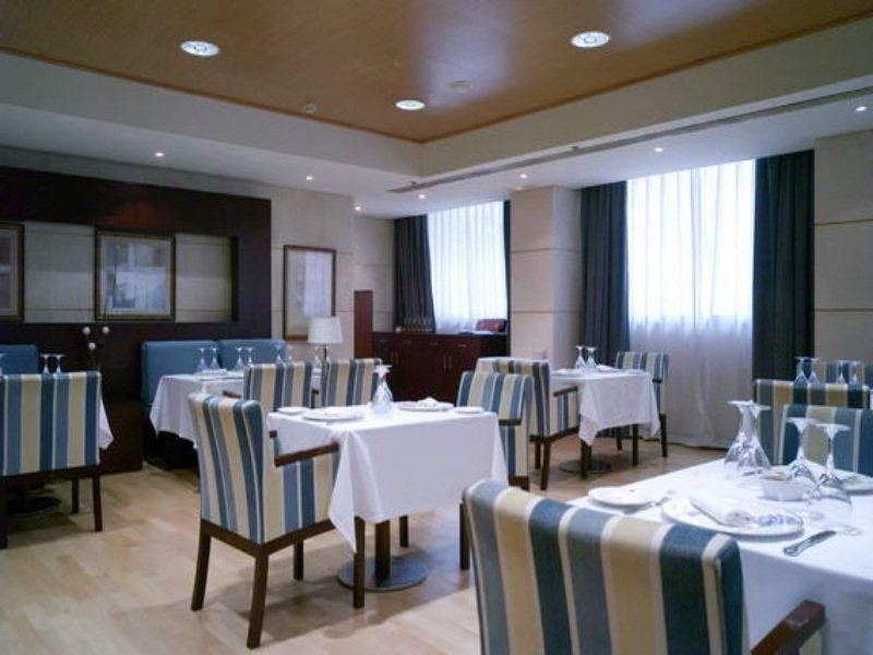 Center 4* Valence
